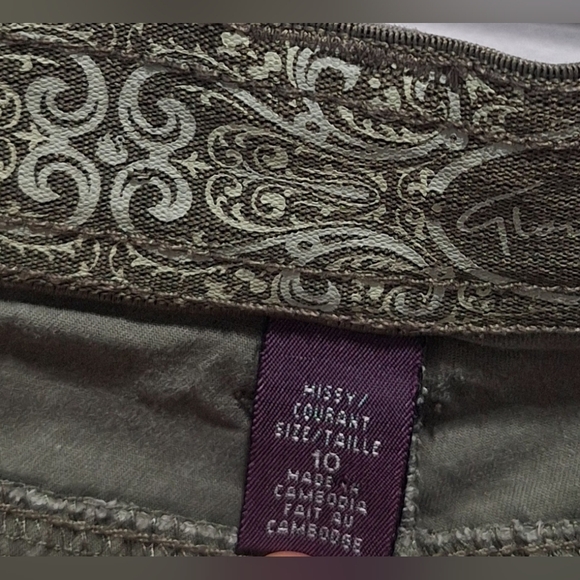 Olive Green Cargo Capris Size 10 - Picture 5 of 5